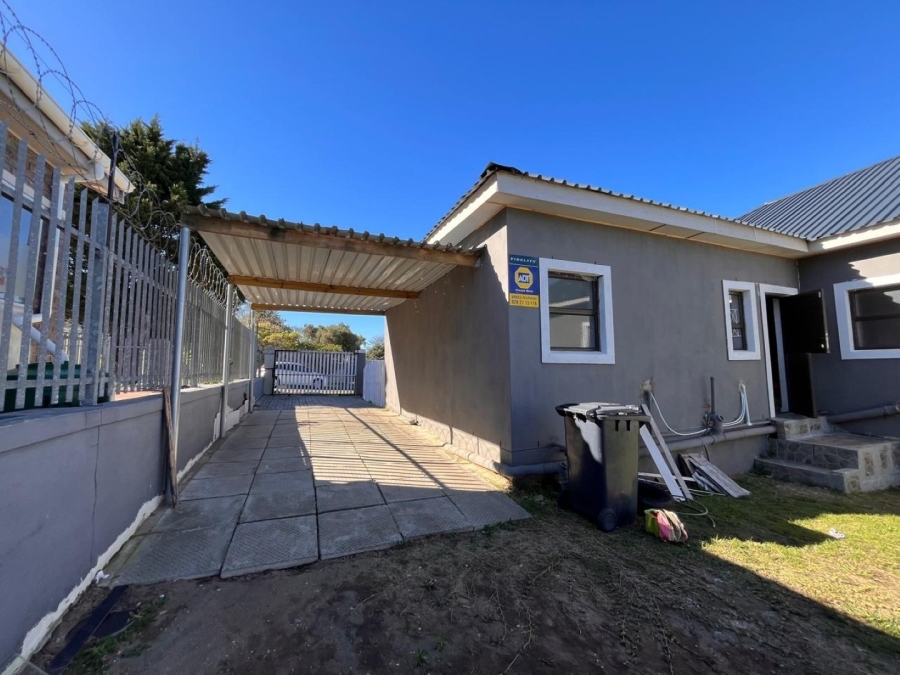 4 Bedroom Property for Sale in Palmiet Western Cape